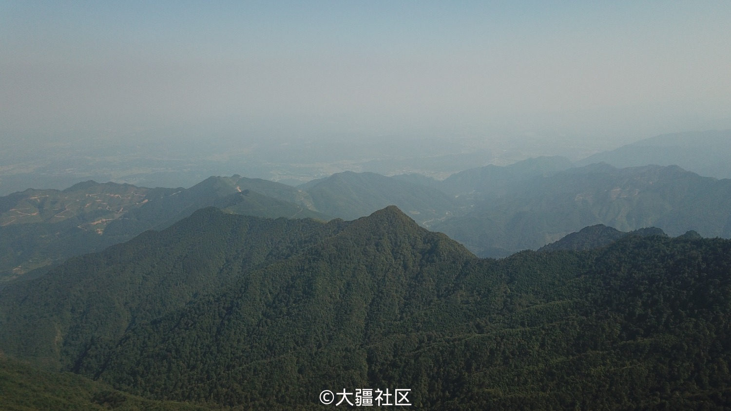 越城岭上的小山村